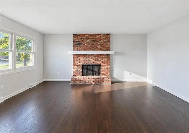 Photo 4 of Single family home for sale at 1400 65th Terrace, Kansas City, MO 64118 | MLS# 2648280 | Listing updated on 2026-10-22