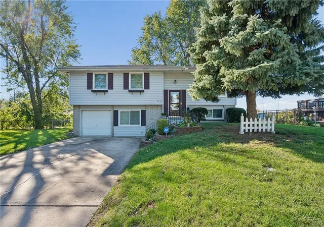 Photo 1 of Single family home for sale at 7413 Nw 84th Terrace, Kansas City, MO 64153 | MLS# 2648284 | Listing updated on 2026-10-23