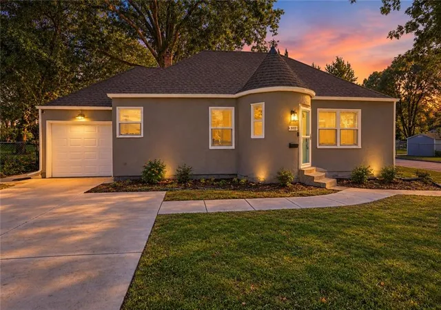Photo 1 of Single family home for sale at 5117 Rosewood Dr, Roeland Park, KS 66205 | MLS# 2648289 | Listing updated on 2026-10-22