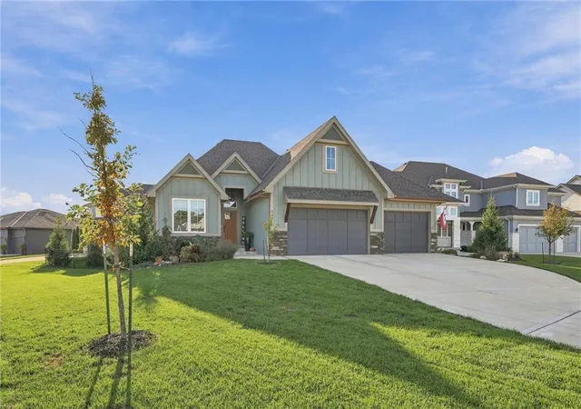 Photo 3 of Single family home for sale at 9401 W 169th Street, Stilwell, KS 66085 | MLS# 2648294 | Listing updated on 2026-10-23