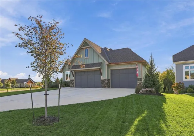 Photo 3 of Single family home for sale at 9401 W 169th Street, Stilwell, KS 66085 | MLS# 2648294 | Listing updated on 2026-10-23