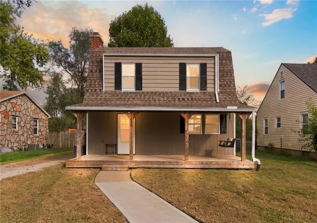 Single family home for sale at 624 W 29th Street, Higginsville, MO 64037 | MLS# 2648295