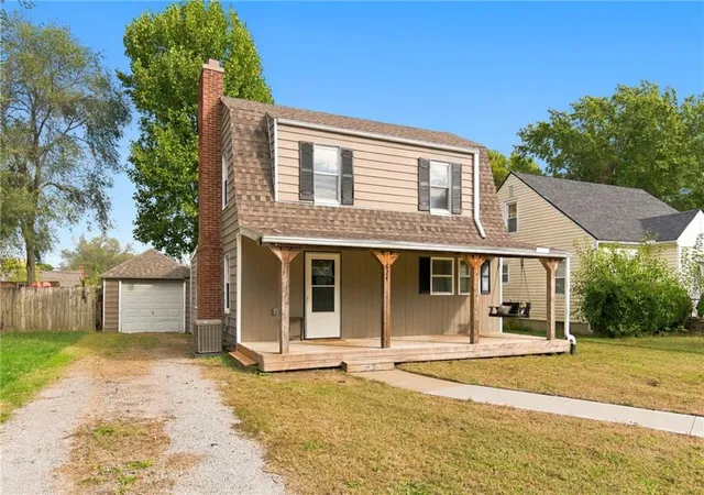 Photo 2 of Single family home for sale at 624 W 29th Street, Higginsville, MO 64037 | MLS# 2648295 | Listing updated on 2026-10-23
