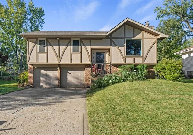 Photo 2 of Single family home for sale at 10509 Nw 57th Street, Kansas City, MO 64152 | MLS# 2648311 | Listing updated on 2026-10-27