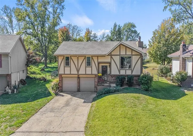 Photo 1 of Single family home for sale at 10509 Nw 57th Street, Kansas City, MO 64152 | MLS# 2648311 | Listing updated on 2026-10-27