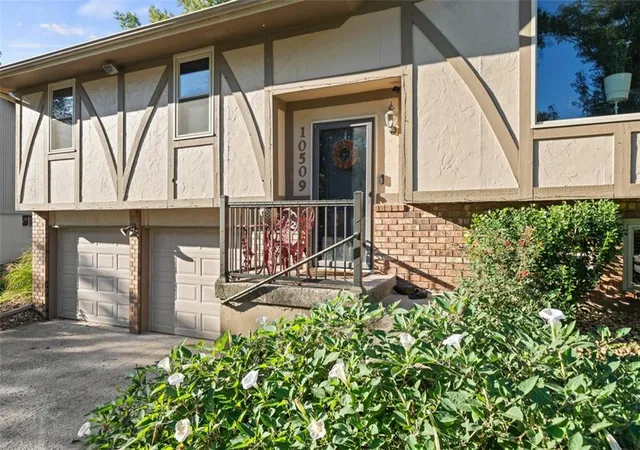 Photo 3 of Single family home for sale at 10509 NW 57th Street, Kansas City, MO 64152 | MLS# 2648311 | Listing updated on 2026-10-27