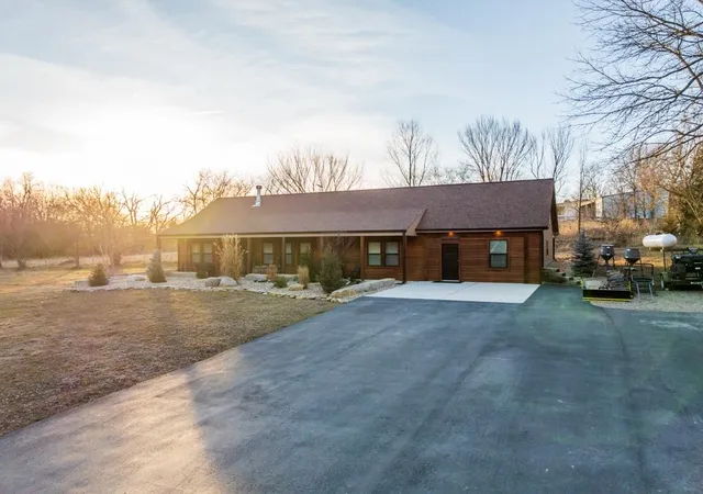 Photo 3 of Single family home for sale at 25733 Dempsey Rd, Mc Louth, KS 66054 | MLS# 2648315 | Listing updated on 2026-10-23