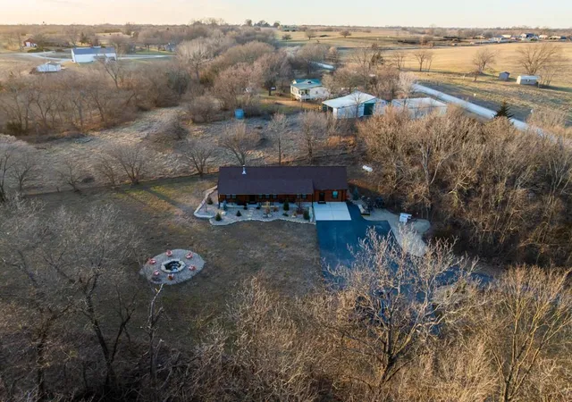 Photo 4 of Single family home for sale at 25733 Dempsey Rd, Mc Louth, KS 66054 | MLS# 2648315 | Listing updated on 2026-10-23