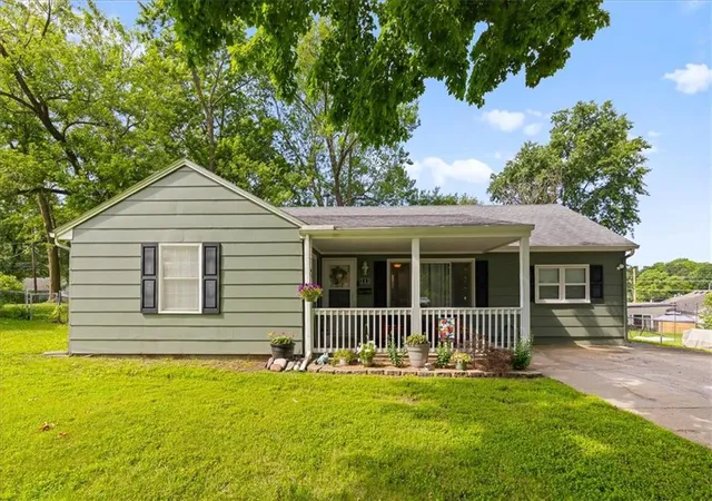 Photo 1 of Single family home for sale at 503 NE 67th Terrace, Kansas City, MO 64118 | MLS# 2648320 | Listing updated on 2026-10-24