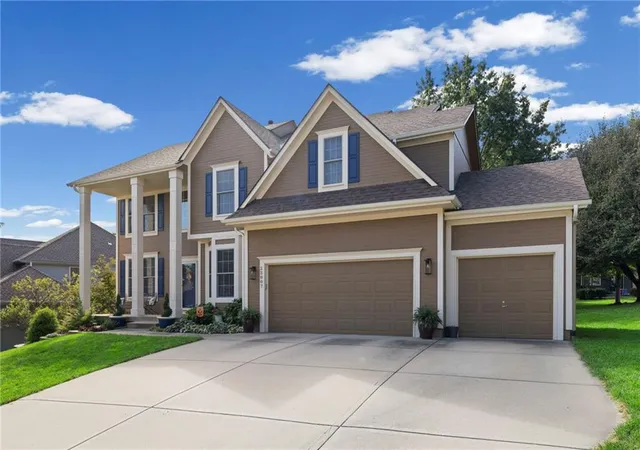 Photo 3 of Single family home for sale at 22007 W 52nd Street, Shawnee, KS 66226 | MLS# 2648324 | Listing updated on 2026-10-25