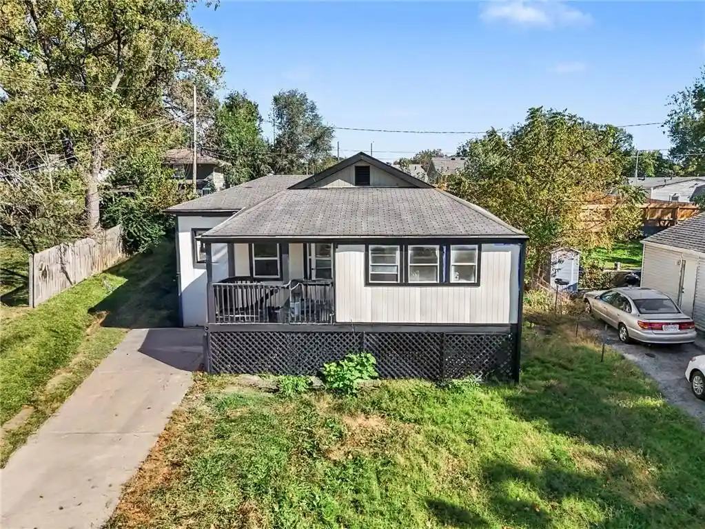 Single family home for sale at 4429 NE Winn Rd, Kansas City, MO 64117 | MLS# 2648325