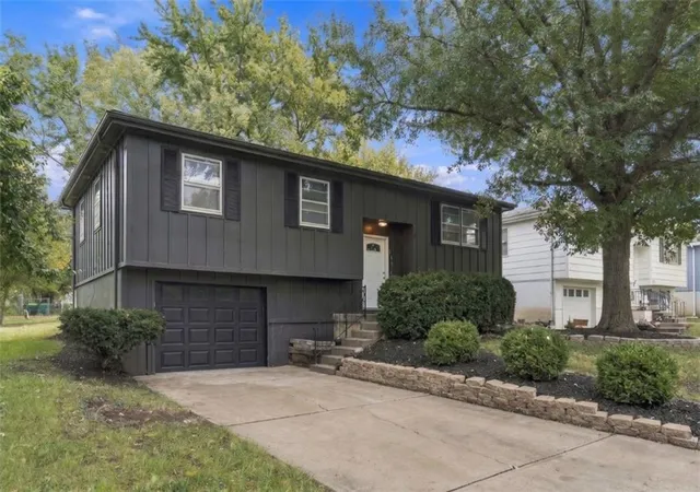 Photo 1 of Single family home for sale at 506 E Osage St, Paola, KS 66071 | MLS# 2648347 | Listing updated on 2026-10-29
