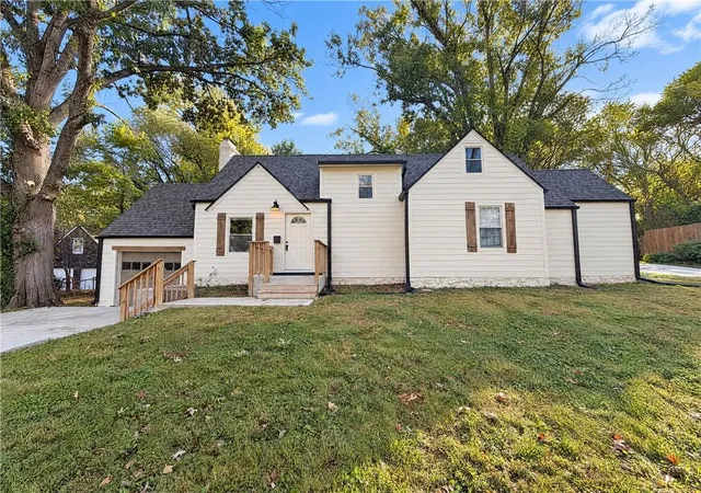 Single family home for sale at 5825 Hadley St, Mission, KS 66202 | MLS# 2648348