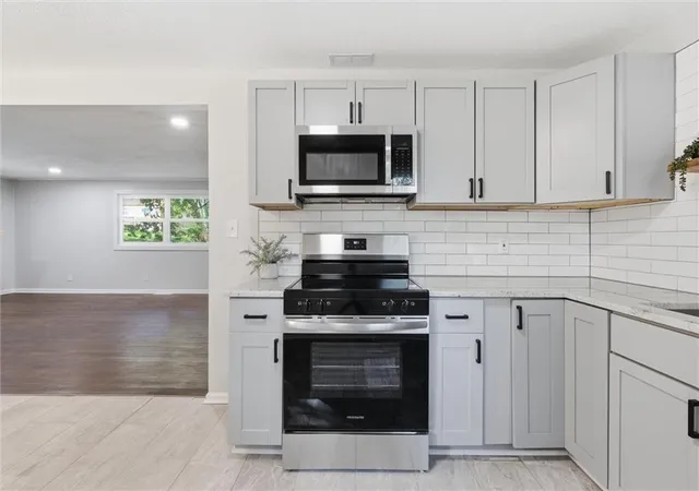 Photo 4 of Sale Pending at 8503 Crystal Ave, Kansas City, MO 64138 | MLS# 2648362 | Listing updated on 2026-10-27