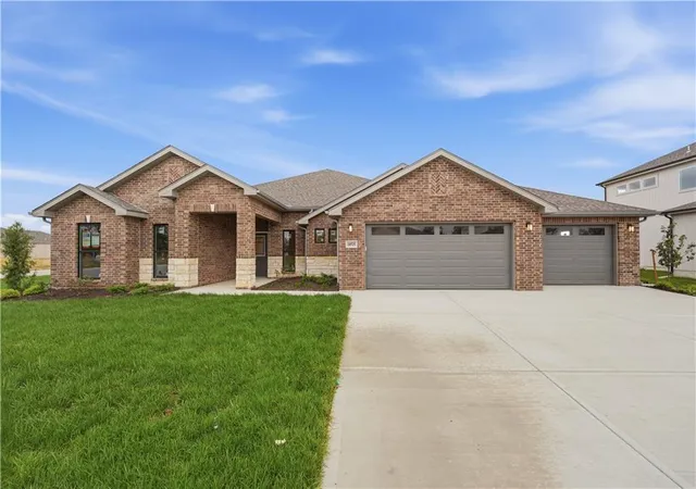 Single family home for sale at 18525 W 195th Street, Spring Hill, KS 66083 | MLS# 2648368