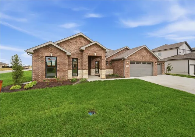 Photo 2 of Single family home for sale at 18525 W 195th Street, Spring Hill, KS 66083 | MLS# 2648368 | Listing updated on 2026-10-23