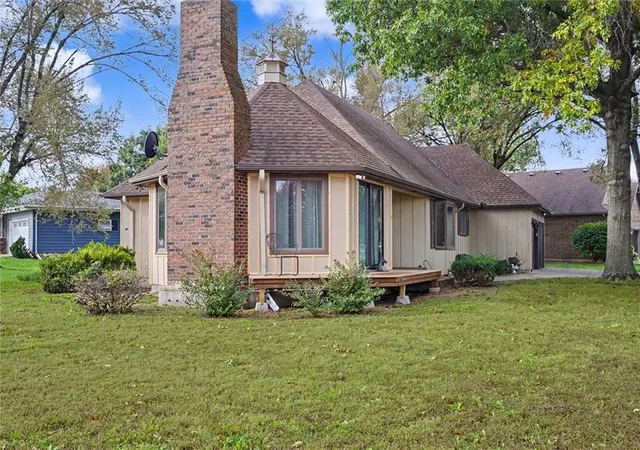 Photo 4 of Single family home for sale at 17 Lakeridge Rd, Garnett, KS 66032 | MLS# 2648373 | Listing updated on 2026-10-23