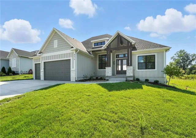 Photo 4 of Single family home for sale at 4368 Tee Box Dr, Basehor, KS 66007 | MLS# 2648381 | Listing updated on 2026-10-23