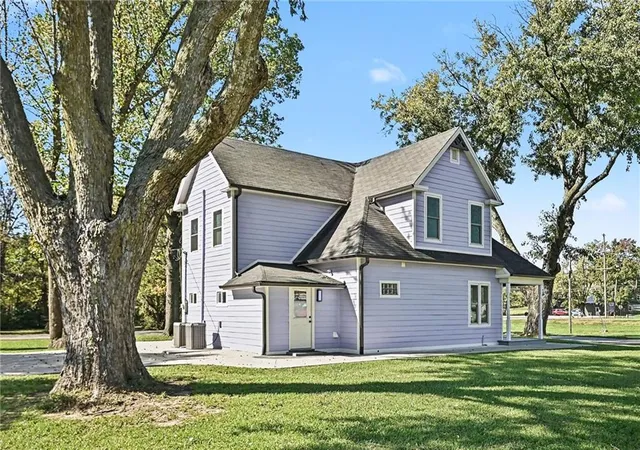 Photo 3 of Single family home for sale at 495 Main St, Holt, MO 64048 | MLS# 2648389 | Listing updated on 2026-10-24