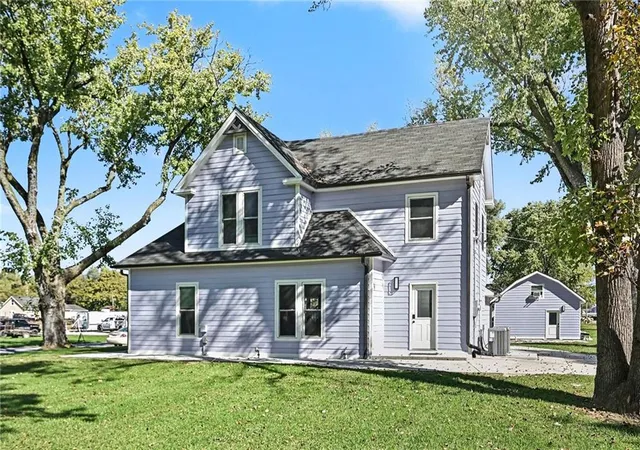 Photo 4 of Single family home for sale at 495 Main St, Holt, MO 64048 | MLS# 2648389 | Listing updated on 2026-10-24