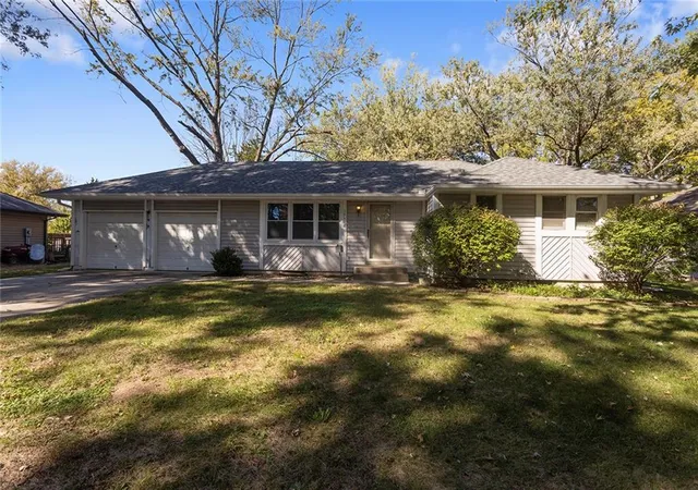 Photo 1 of Single family home for sale at 15308 E 44th Street S, Independence, MO 64055 | MLS# 2648398 | Listing updated on 2026-10-30