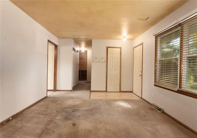 Photo 4 of Single family home for sale at 15308 E 44th Street S, Independence, MO 64055 | MLS# 2648398 | Listing updated on 2026-10-30