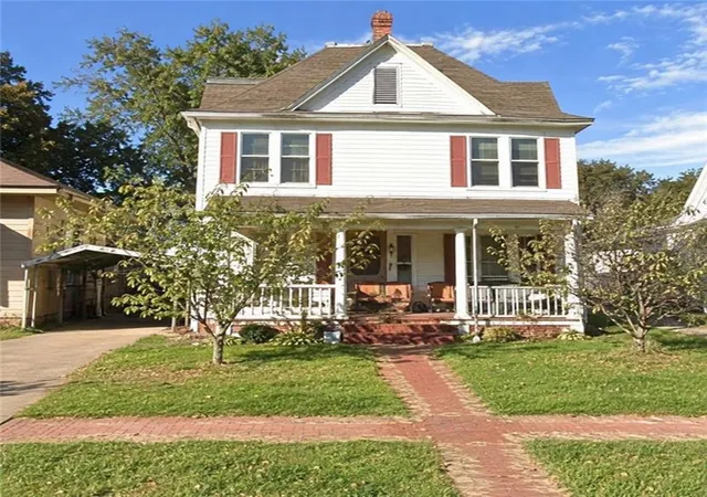 Photo 1 of Single family home for sale at 604 W 6th Street, Coffeyville, KS 67337 | MLS# 2648401 | Listing updated on 2026-10-22