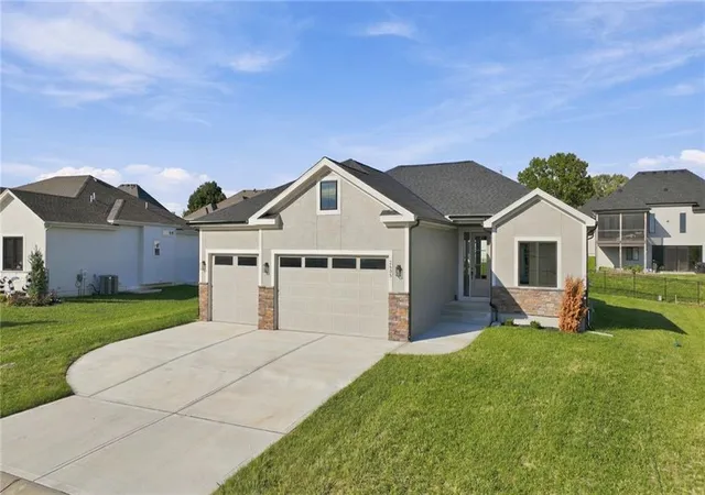 Photo 4 of Single family home for sale at 2605 NE Crestview St, Blue Springs, MO 64029 | MLS# 2648405 | Listing updated on 2026-10-25