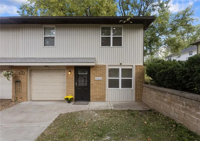 Multi family home for sale at 5708 NE 50th Street, Kansas City, MO 64119 | MLS# 2648406