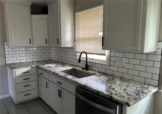 Photo 2 of Single family home for sale at 502 NW Central St, Lees Summit, MO 64063 | MLS# 2648408 | Listing updated on 2026-10-25