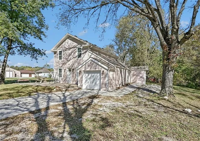 Photo 3 of Single family home for sale at 190 4th Street, Holt, MO 64048 | MLS# 2648419 | Listing updated on 2026-10-24