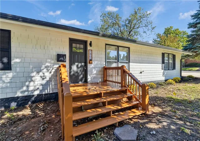 Photo 2 of Single family home for sale at 7800 W 59th Terrace, Mission, KS 66202 | MLS# 2648427 | Listing updated on 2026-10-23