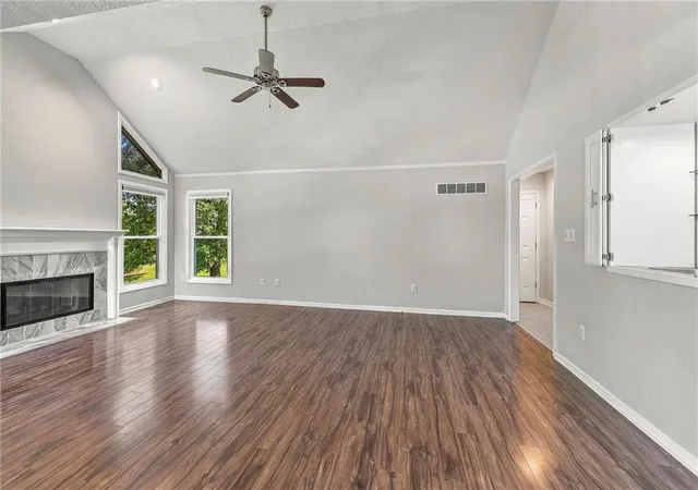 Photo 4 of Townhouse for sale at 12034 86 Street, Kansas City, MO 64138 | MLS# 2648447 | Listing updated on 2026-10-26