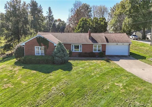 Photo 1 of Single family home for sale at 1610 Country Clb Rd, Atchison, KS 66002 | MLS# 2648452 | Listing updated on 2026-10-29