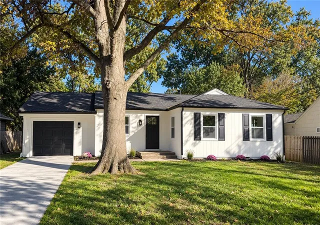 Photo 1 of Single family home for sale at 7907 Reinhardt Ln, Prairie Village, KS 66204 | MLS# 2648460 | Listing updated on 2026-10-23