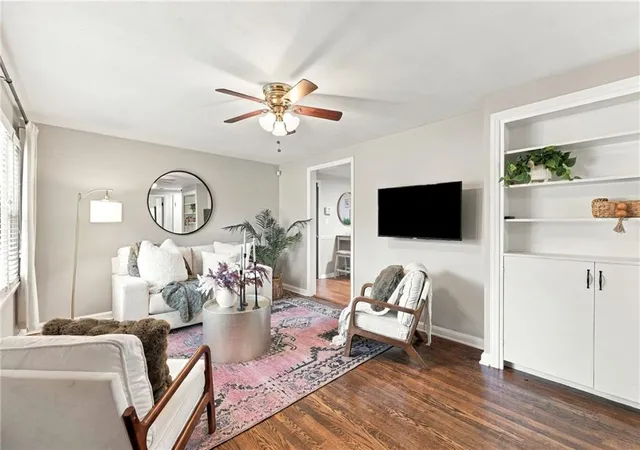 Photo 2 of Sale Pending at 7721 W 65th Terrace, Mission, KS 66202 | MLS# 2648464 | Listing updated on 2026-10-28