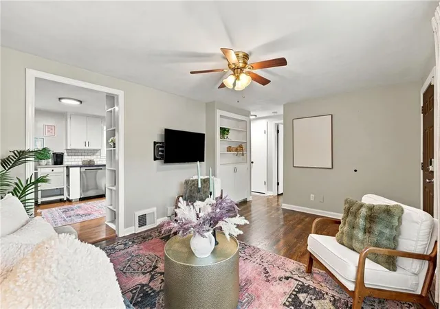 Photo 4 of Sale Pending at 7721 W 65th Terrace, Mission, KS 66202 | MLS# 2648464 | Listing updated on 2026-10-28
