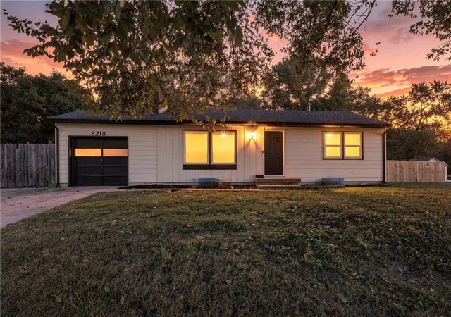 Photo 1 of Single family home for sale at 8218 W 87th Street, Overland Park, KS 66212 | MLS# 2648470 | Listing updated on 2026-10-23