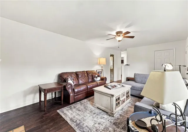 Photo 4 of Single family home for sale at 8218 W 87th Street, Overland Park, KS 66212 | MLS# 2648470 | Listing updated on 2026-10-23