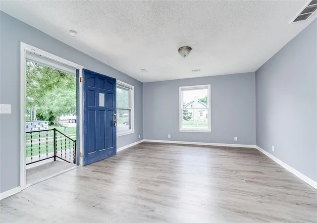 Photo 4 of Single family home for sale at 8234 Paseo Blvd, Kansas City, MO 64131 | MLS# 2648471 | Listing updated on 2026-10-26