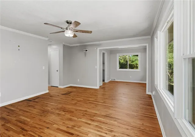 Photo 4 of Single family home for sale at 2216 NE 39th Terrace, Kansas City, MO 64116 | MLS# 2648477 | Listing updated on 2026-10-23