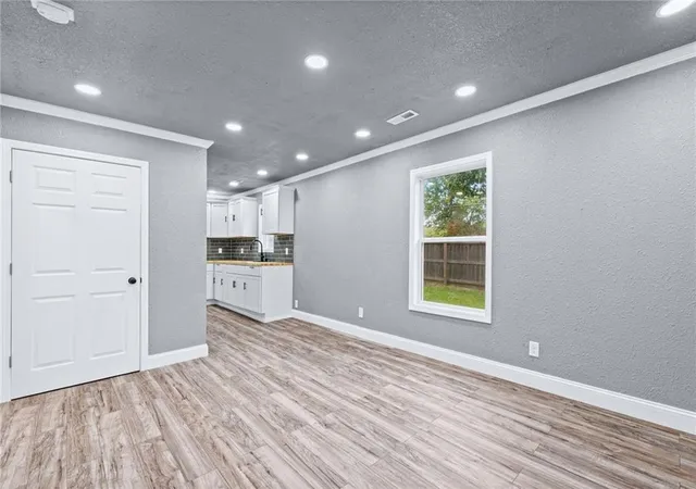 Photo 3 of Single family home for sale at 1409 Dakota St, Leavenworth, KS 66048 | MLS# 2648512 | Listing updated on 2026-10-25