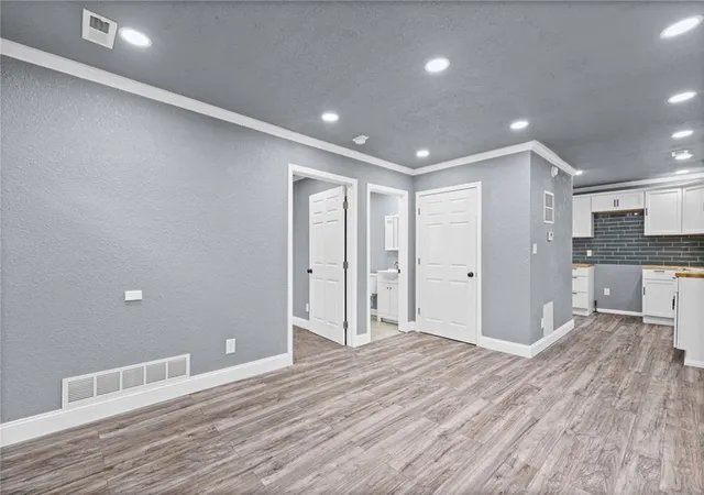 Photo 4 of Single family home for sale at 1409 Dakota St, Leavenworth, KS 66048 | MLS# 2648512 | Listing updated on 2026-10-25