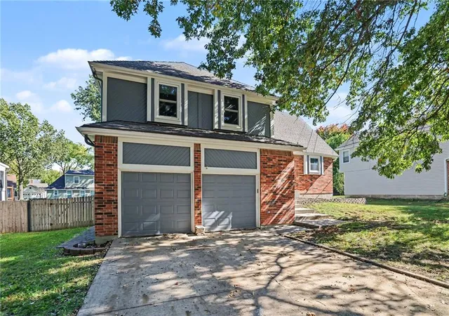 Photo 2 of Sale Pending at 2204 S Apache St, Olathe, KS 66062 | MLS# 2648528 | Listing updated on 2026-10-27