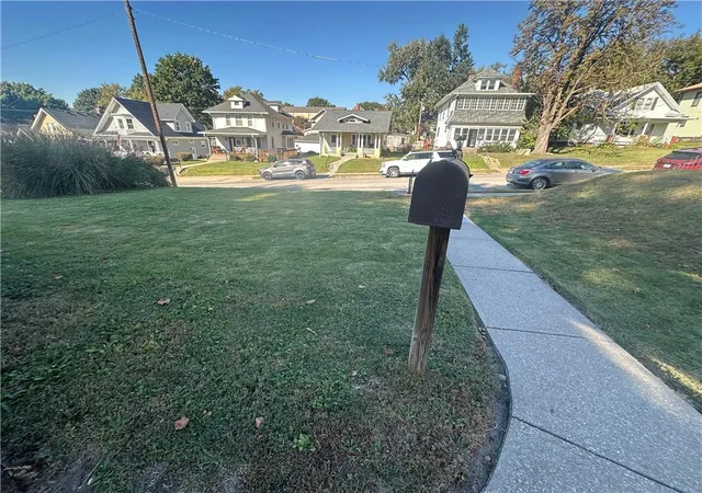Photo 3 of Single family home for sale at 2806 Monterey St, Saint Joseph, MO 64507 | MLS# 2648541 | Listing updated on 2026-10-26