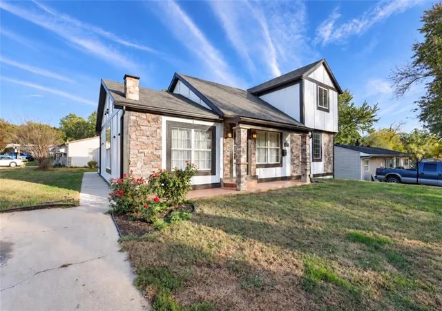 Photo 3 of Single family home for sale at 2531 S 52nd Street, Kansas City, KS 66106 | MLS# 2648542 | Listing updated on 2026-10-23