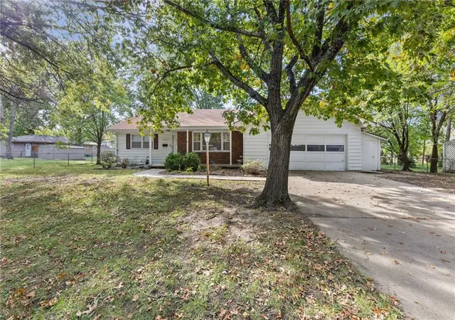 Photo 1 of Sale Pending at 1518 S Maple St, Ottawa, KS 66067 | MLS# 2648547 | Listing updated on 2026-10-26