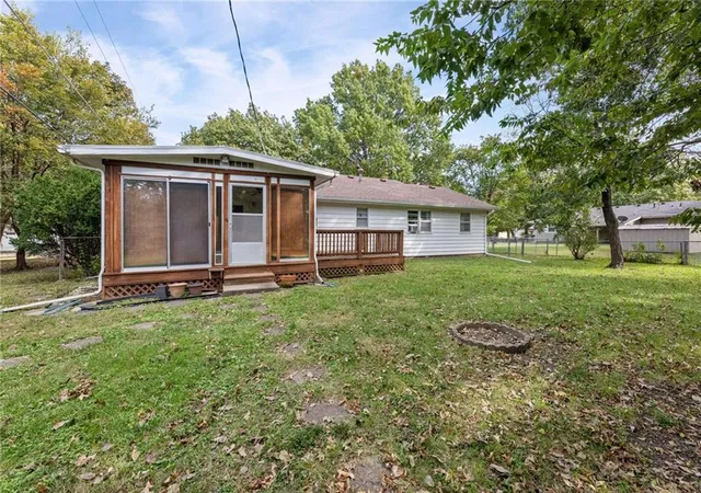 Photo 4 of Sale Pending at 1518 S Maple St, Ottawa, KS 66067 | MLS# 2648547 | Listing updated on 2026-10-26