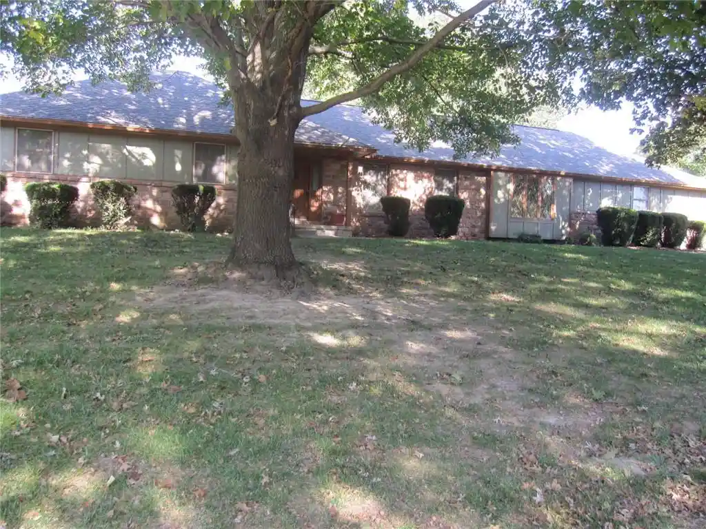 Single family home for sale at 3 Wishbone Rd, Saint Joseph, MO 64506 | MLS# 2648548
