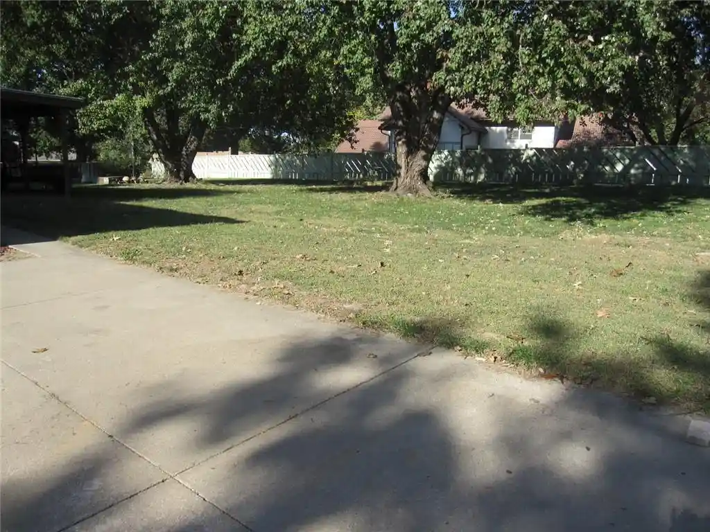 Photo 4 of Single family home for sale at 3 Wishbone Rd, Saint Joseph, MO 64506 | MLS# 2648548 | Listing updated on 2026-10-24